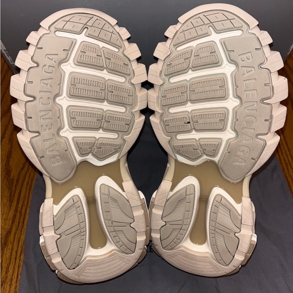 Balenciaga Track 2 Sneaker - Picture 6 of 8